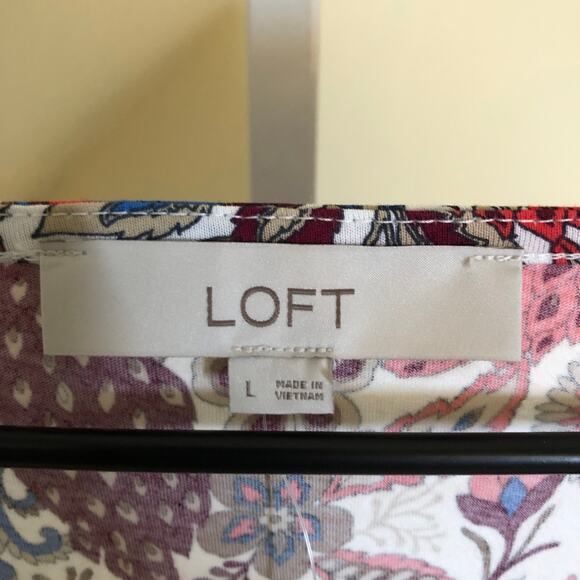 Loft NWT Women's Red Floral V-Neck Ruched Sleeve Blouse Size L - Picture 5 of 10